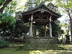 ���i���@����