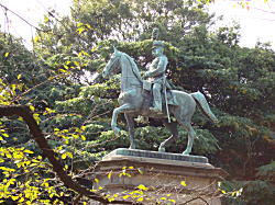 �����{��